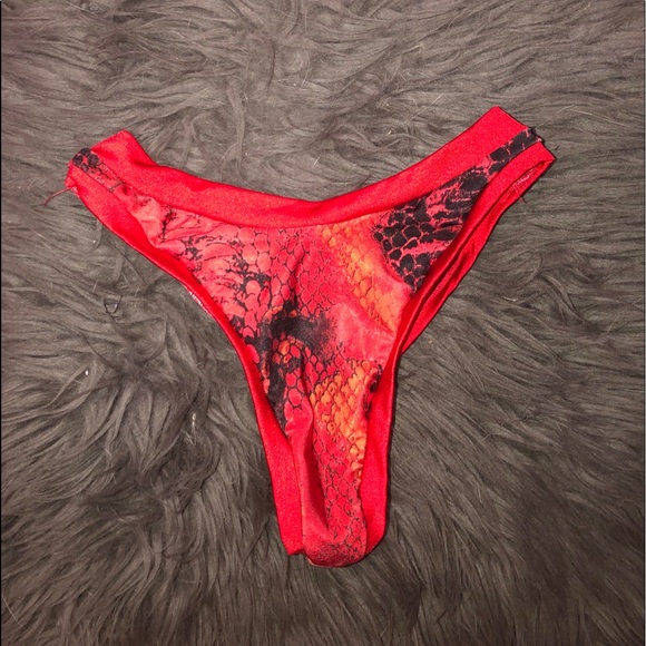 Two piece bikini - Picture 2 of 5